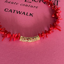 Charger l'image dans la galerie, Collier Bambou Rouge – Acier inoxydable doré