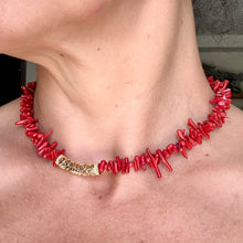 Charger l'image dans la galerie, Collier Bambou Rouge – Acier inoxydable doré