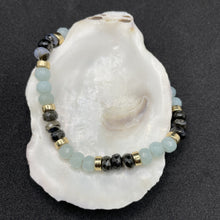 Charger l&#39;image dans la galerie, Bracelet femme - Amazonite, opale grise et or 14 carats