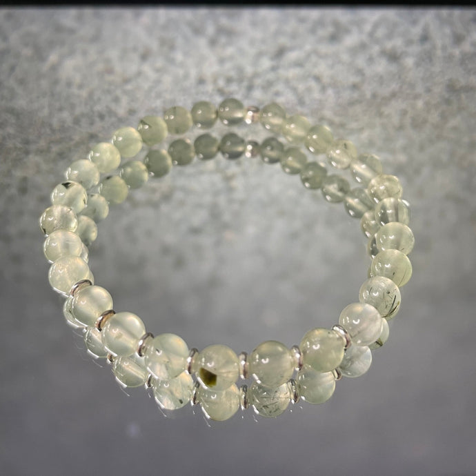 bracelet prehnite pour femme avec détails en argent