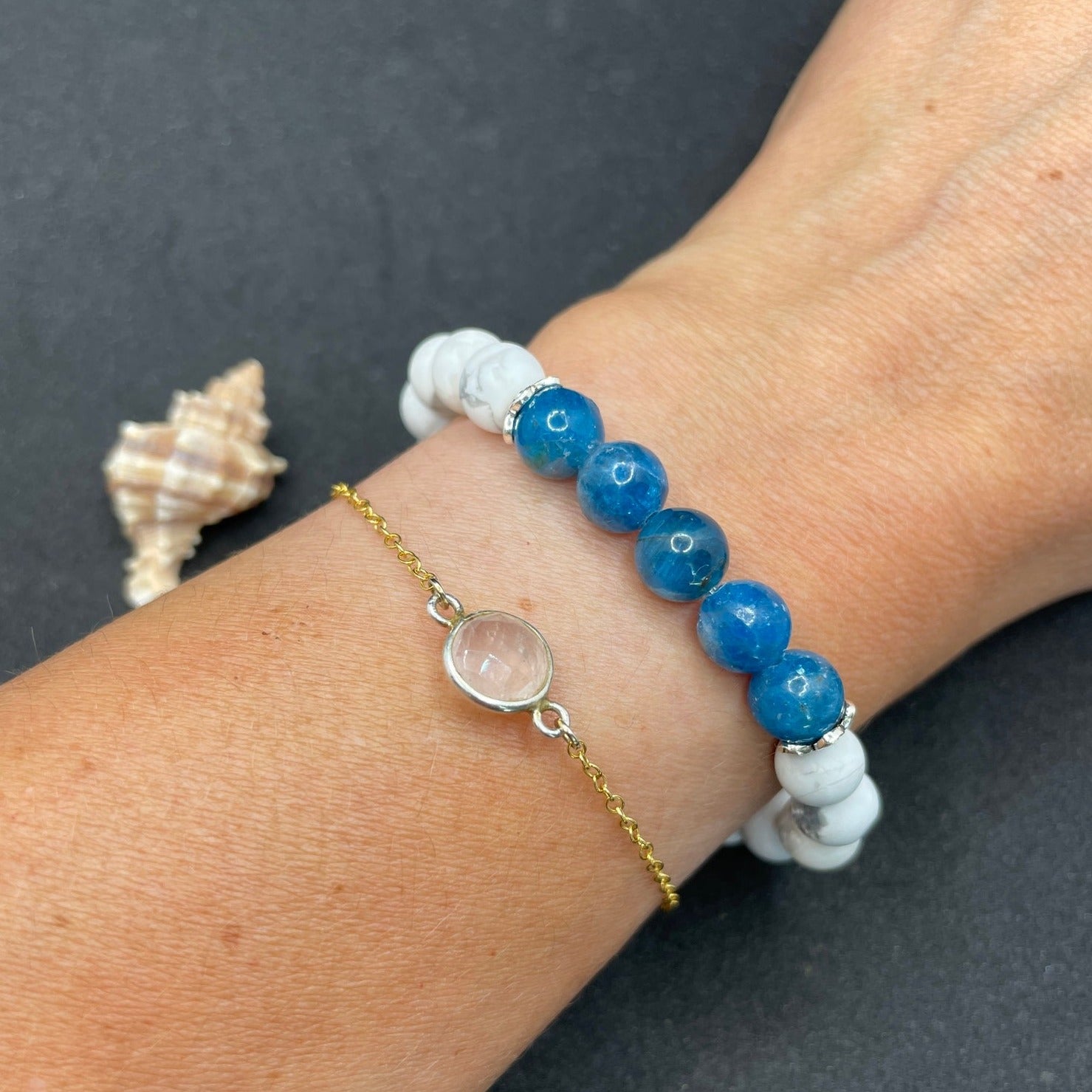 Bracelet Apatite bleue irrégulière coulissant homme et femme Bracelet Apatite bleue irrégulière coulissant homme et femme