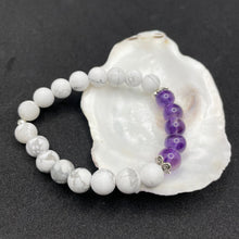 Charger l&#39;image dans la galerie, bracelet pour femme en pierre naturelles blanches et violettes (howlite et améthyste)