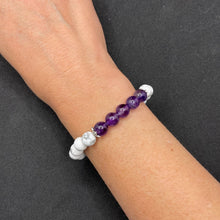 Charger l&#39;image dans la galerie, bracelet femme en pierres semiprécieuses blanches marbrées et violettes détails en argent certifié