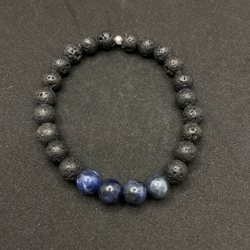 bracelet homme en pierre de lave et 4 pierres Sodalite. Perle cache noeud en argent 925